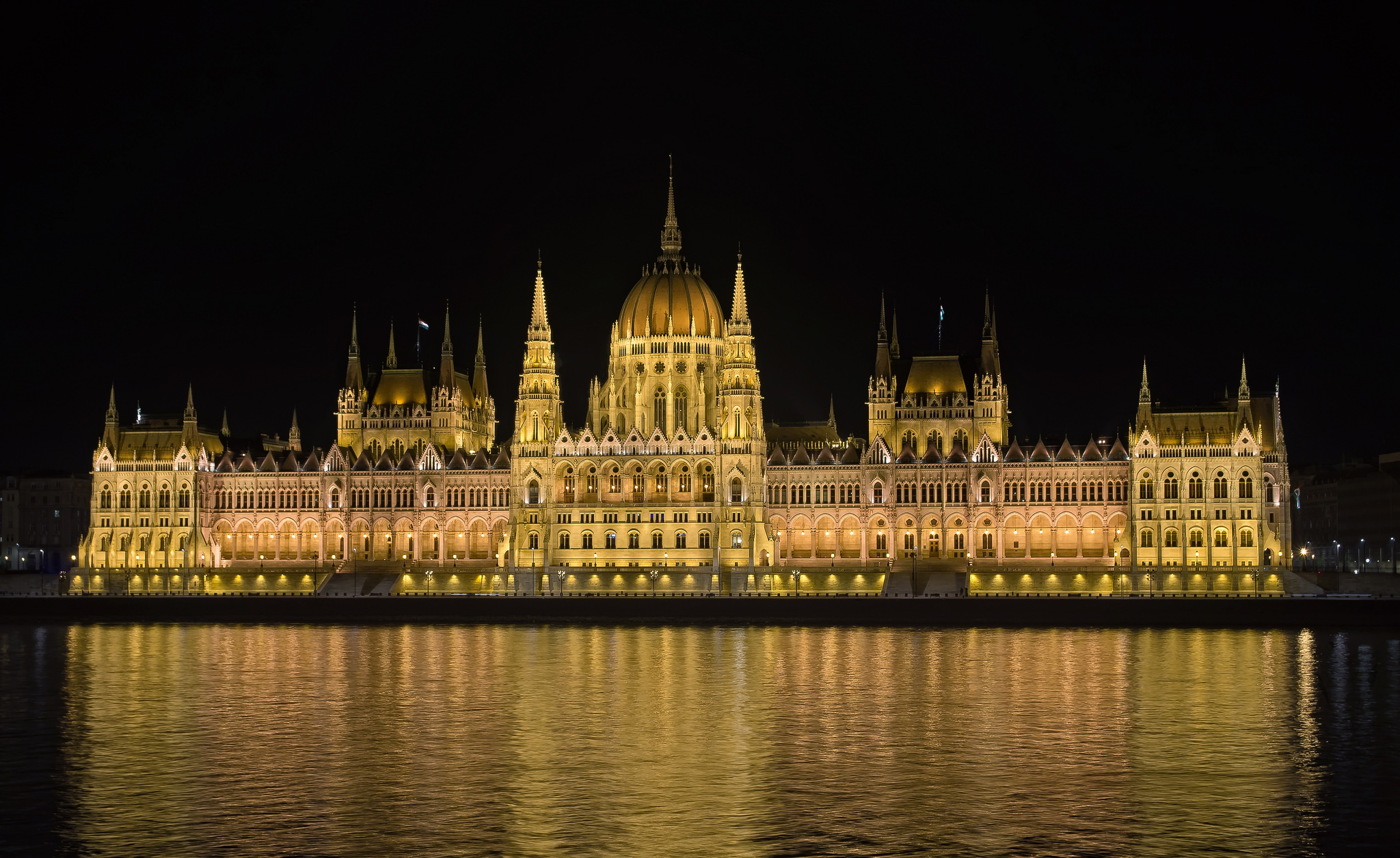 Budapest.Parliament.original.16655.jpg